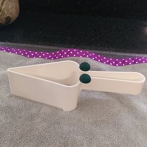 Pre-Owned Cake Cutter